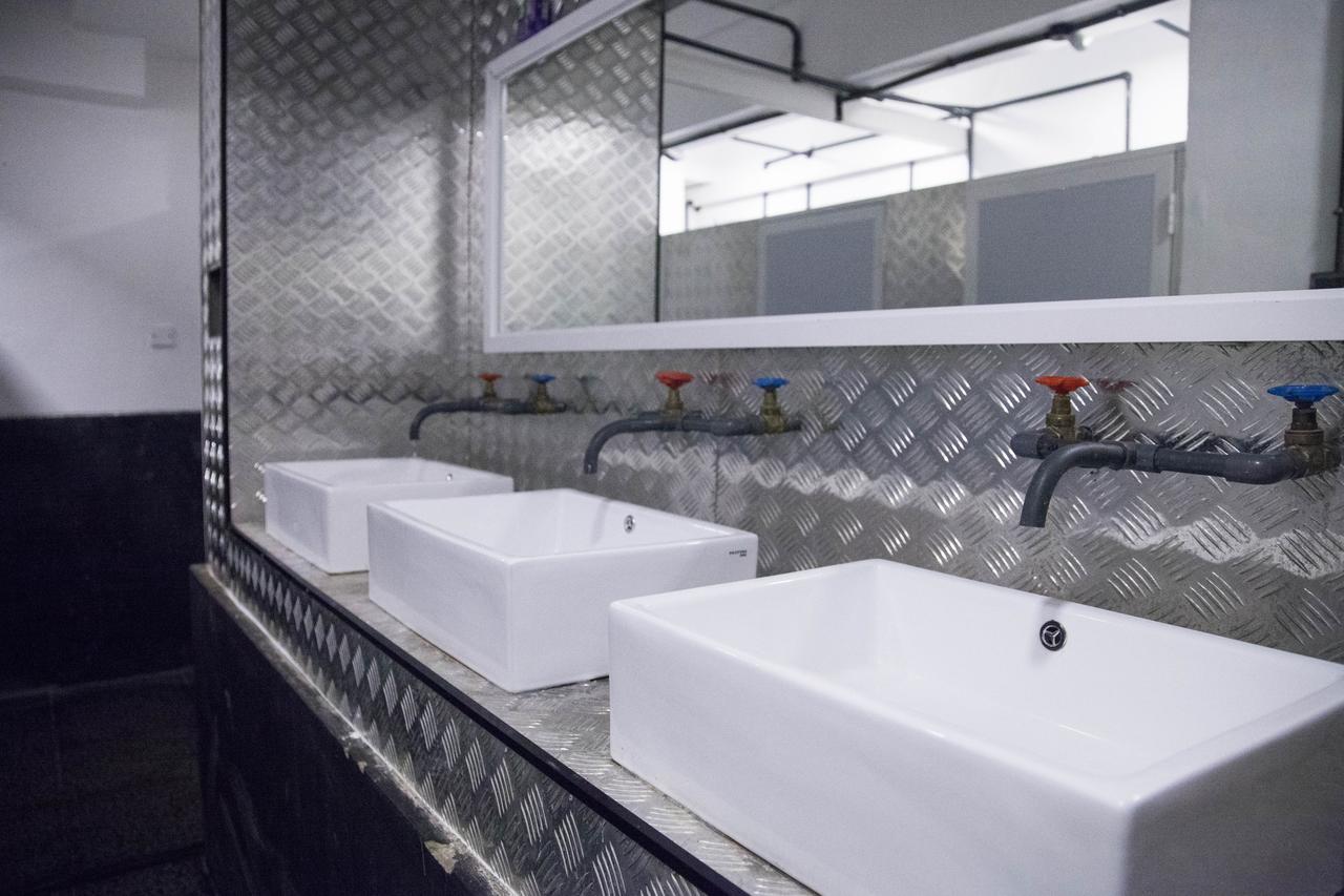 Bunky Monkey Hostels Colombo Ngoại thất bức ảnh
