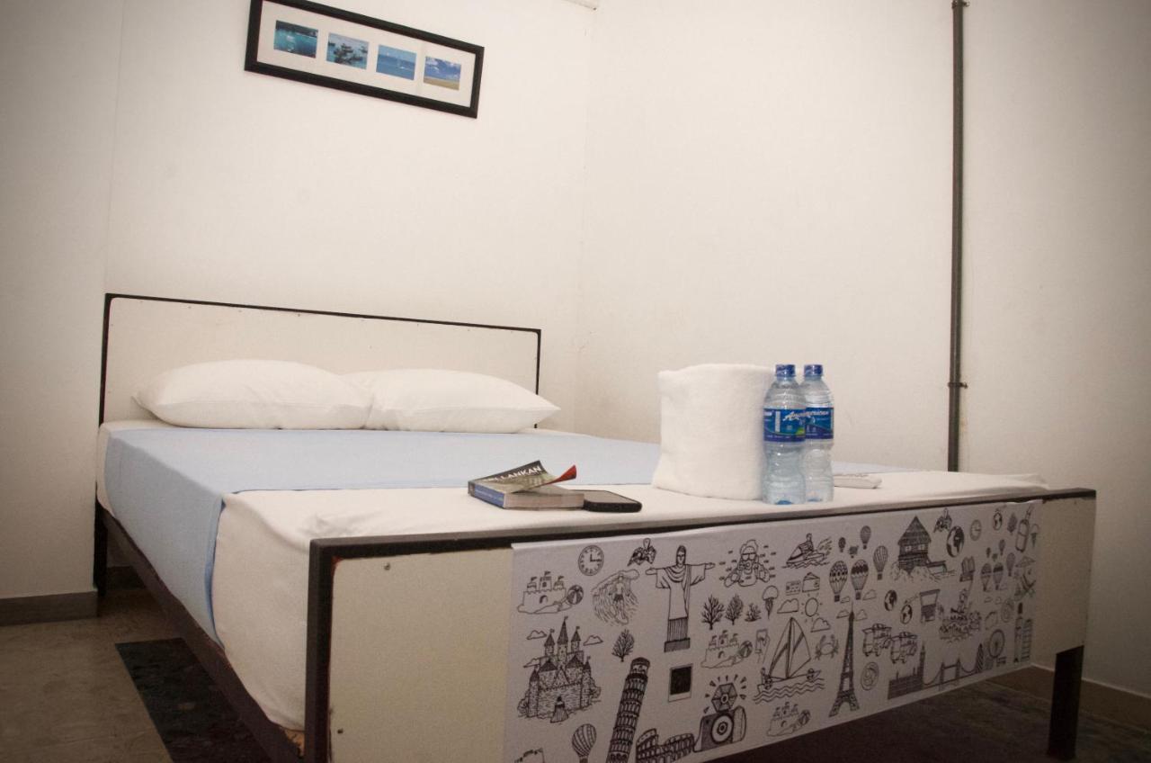 Bunky Monkey Hostels Colombo Ngoại thất bức ảnh